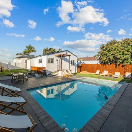 Family Pool House With Games Apartment